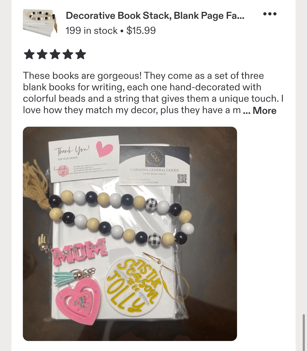 Reseña de Etsy, 5 estrellas, sobre un set de libros decorativos: «These books are gorgeous! They come as a set of three blank books for writing, each one hand-decorated with colorful beads and a string that gives them a unique touch. I love how they match my decor...»